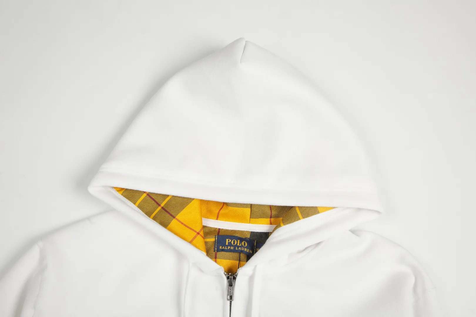 P270 White background picture [Popular item] Style number: 25104# Color: Navy blue/hemp gray/white Size: S to XL - Ralph Lauren/Ralph Lauren 2025AW Autumn and Winter bear series stacked topstitch design plaid lining hooded cardigan zipper sweatshirt - original workmanship consistent professional four-needle six-thread topstitch design✅ - face 370g double-sided cotton heavyweight fabric Contrast color yarn-dyed plaid inside ✅| - Highly restored customized brand zipper 0.8 pure cotton high-density hook and loop bonnet ✅ - RL limited design style Colorful bear logo precision embroidery Bright color contrasting plaid hood inside The upper body is colorful and distinguishes the classic style. Both men and women can easily control it. Simple and clean, versatile and can go wrong. Exposed topstitch 0.8 cm retro primary color hook and loop drawstring. Every detail is perfect.
